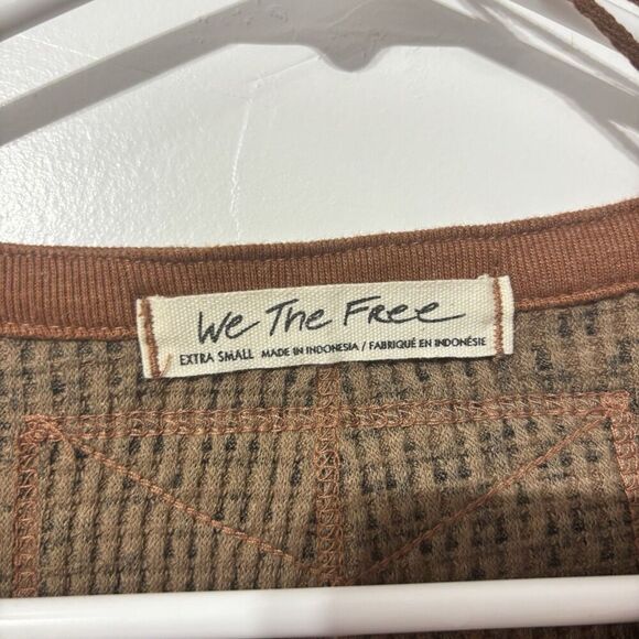 Free People We The Free Everest Henley Top Size XS Leopard Brown Waffle Knit - Picture 4 of 10